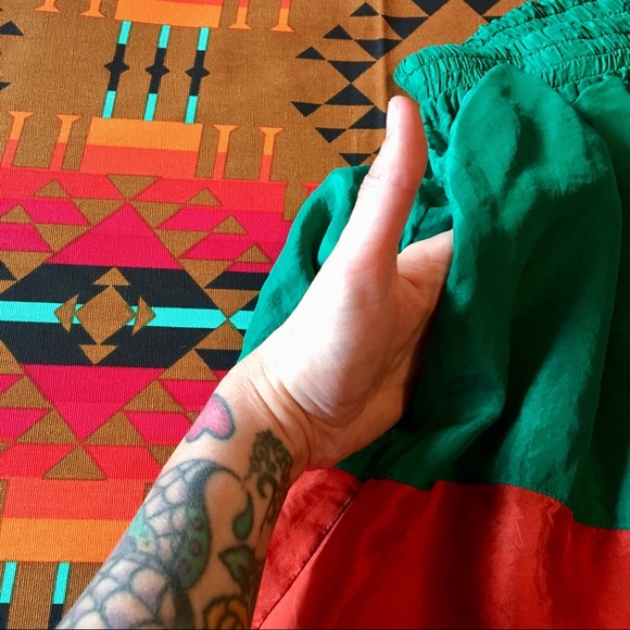 100% 🔥💚☀️Silk Frida Inspired skirt with pockets! - Picture 4 of 9